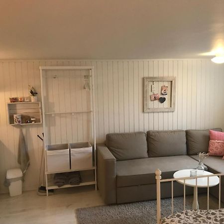 Room With Pentry, Separate Entrance, No Cardpayment Gränna Екстериор снимка